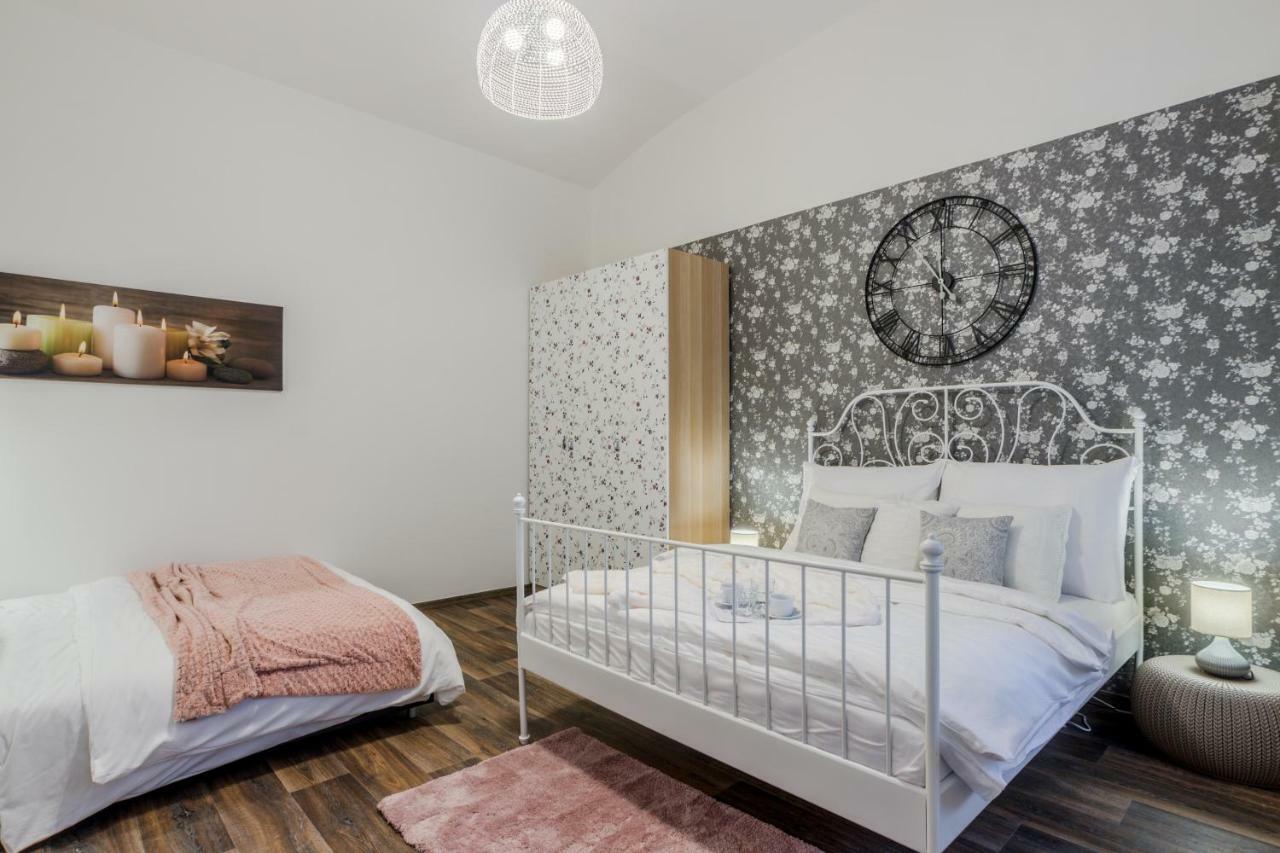Prague Apt Near Charles Bridge By Michal&Friends Exterior photo